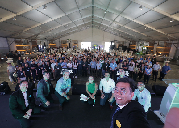 Driving Regenerative Change Hand-in-Hand with Customers